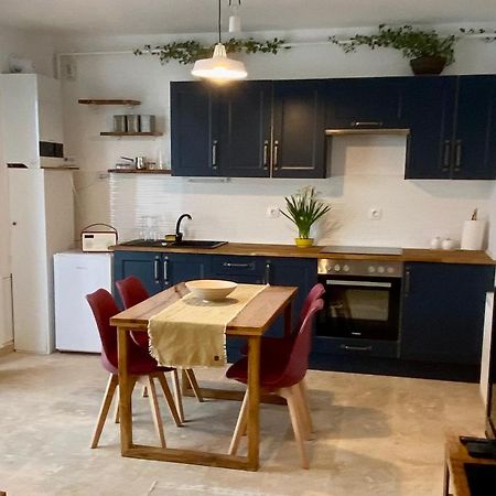 Helga'S Place Premium 1 Bedroom Condo Клуж-Напока Екстериор снимка