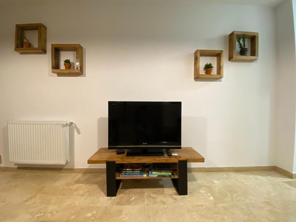 Helga'S Place Premium 1 Bedroom Condo Клуж-Напока Екстериор снимка