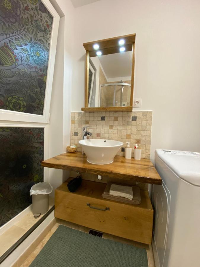Helga'S Place Premium 1 Bedroom Condo Клуж-Напока Екстериор снимка