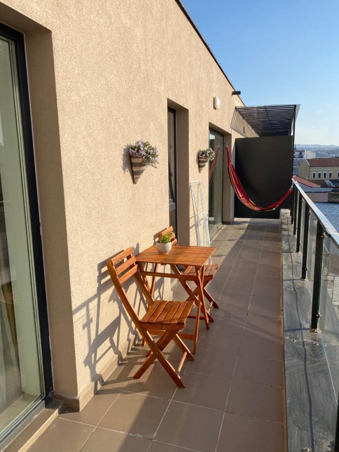 Helga'S Place Premium 1 Bedroom Condo Клуж-Напока Екстериор снимка