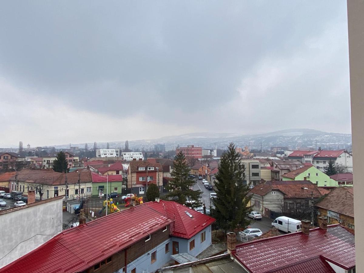 Helga'S Place Premium 1 Bedroom Condo Клуж-Напока Екстериор снимка