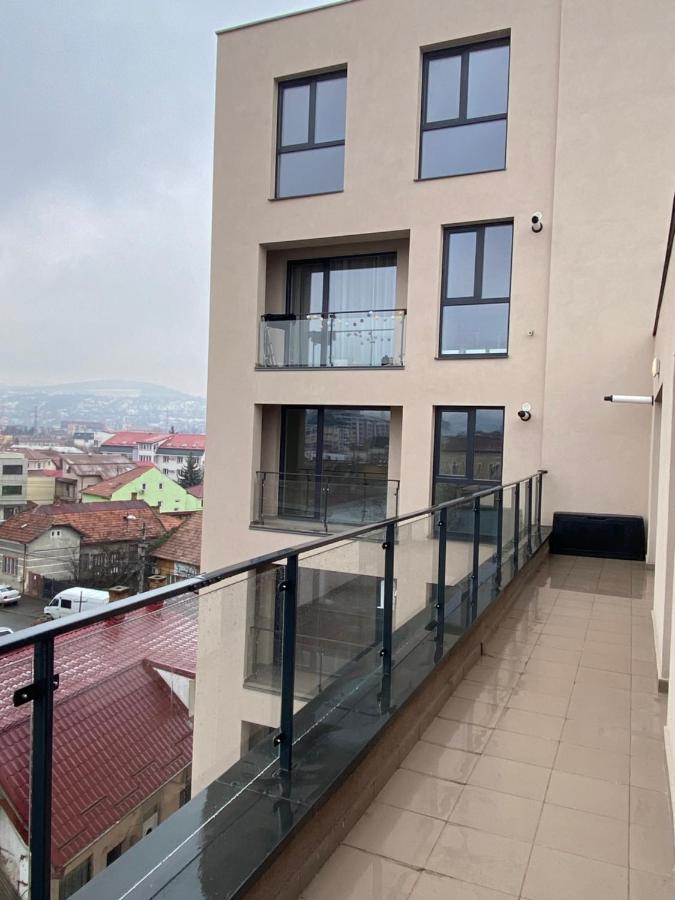 Helga'S Place Premium 1 Bedroom Condo Клуж-Напока Екстериор снимка